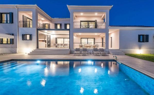 Image No.5-5 Bed Property for sale