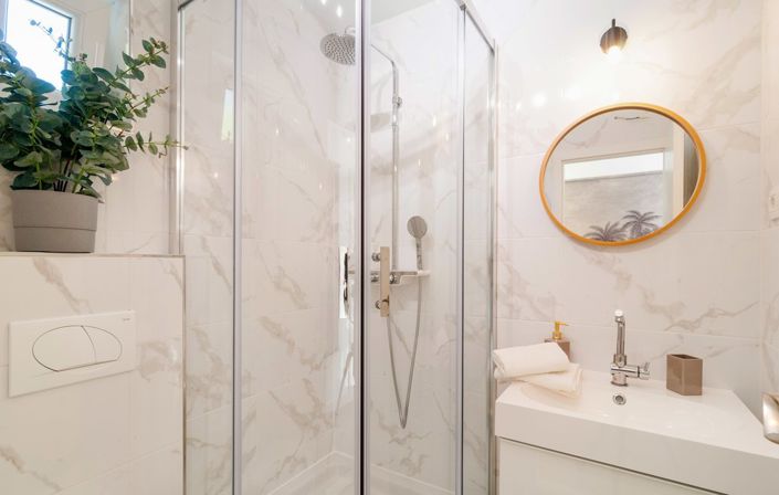 Image No.12-4 Bed Property for sale