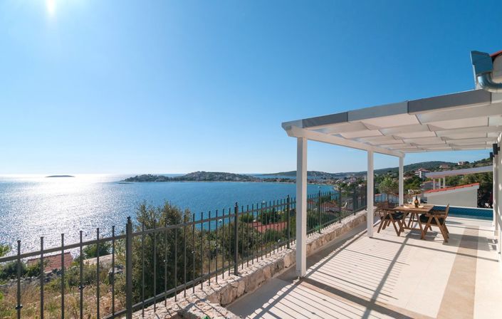 Image No.8-4 Bed Property for sale