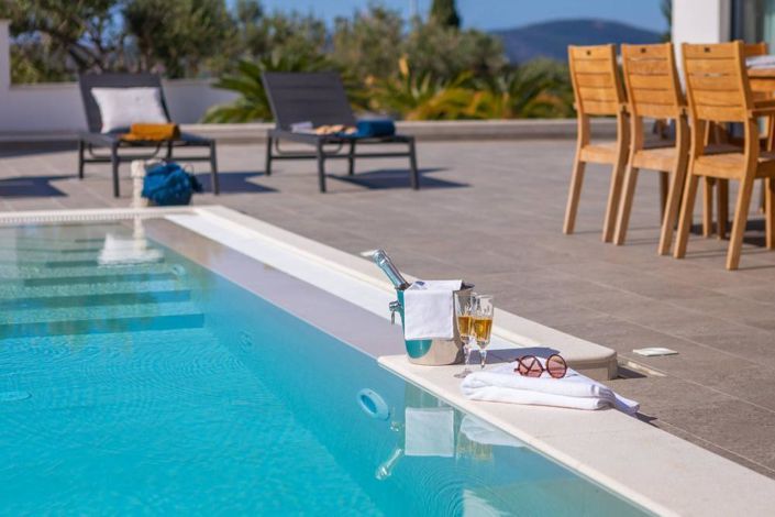 Image No.16-4 Bed Property for sale