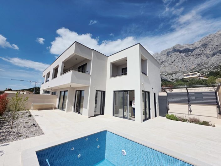 Image No.1-3 Bed Property for sale