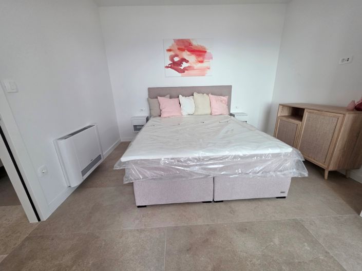 Image No.15-3 Bed Property for sale