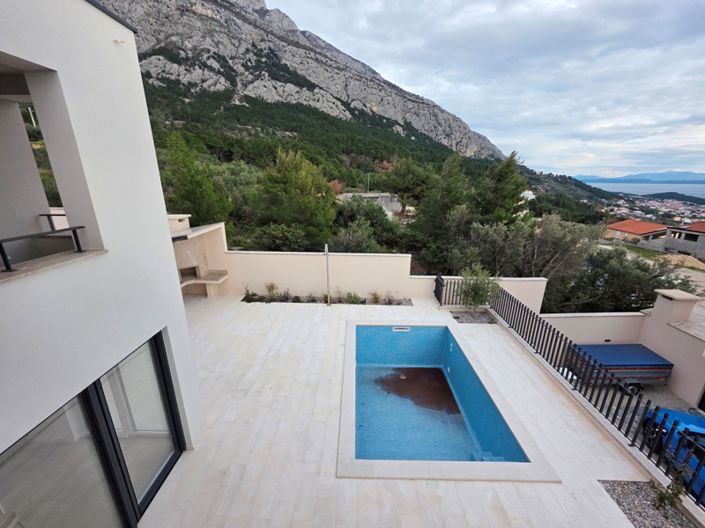 Image No.3-3 Bed Property for sale