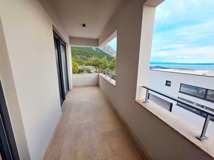 Image No.4-3 Bed Property for sale