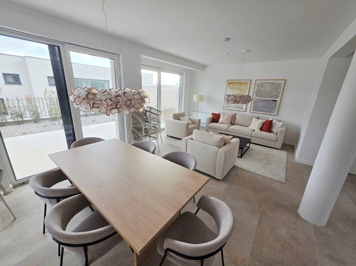 Image No.6-3 Bed Property for sale