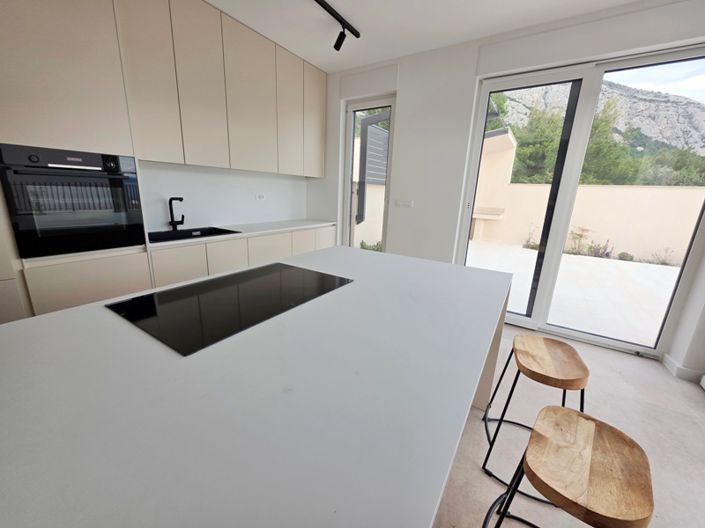 Image No.7-3 Bed Property for sale