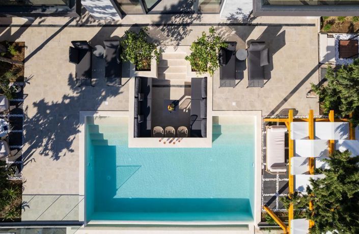 Image No.2-6 Bed Property for sale