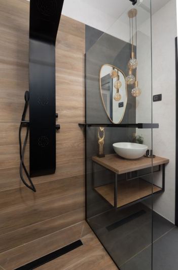 Image No.23-6 Bed Property for sale