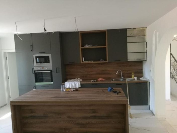 Image No.14-4 Bed Property for sale