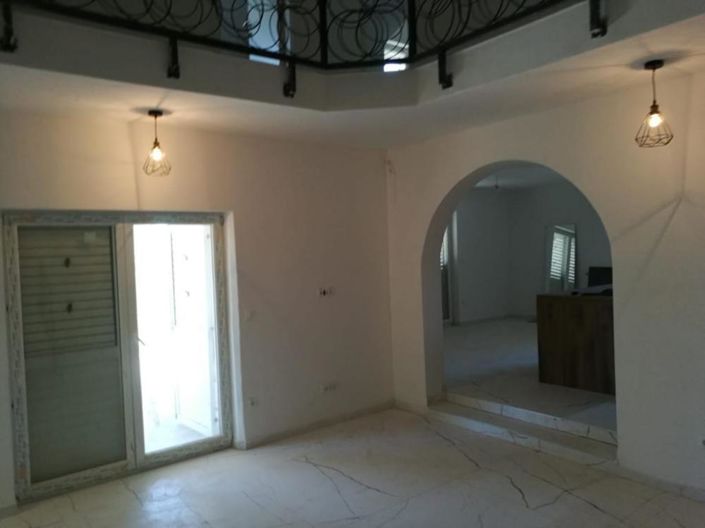 Image No.18-4 Bed Property for sale