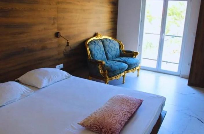 Image No.21-4 Bed Property for sale