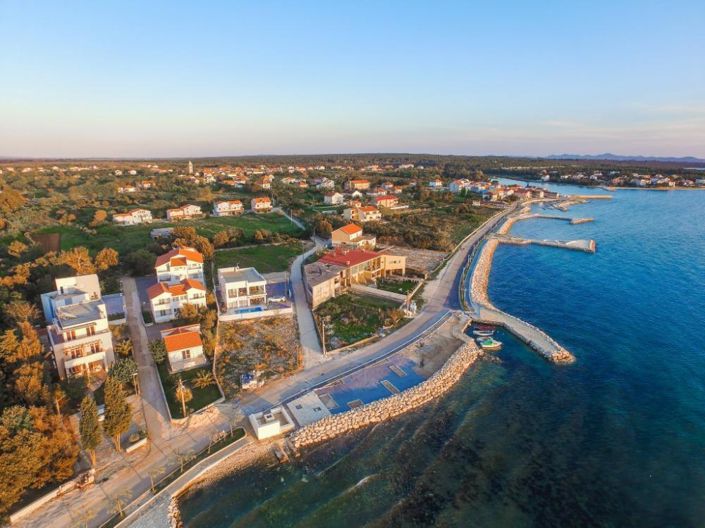 Image No.9-6 Bed Property for sale