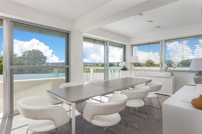 Image No.13-7 Bed Property for sale