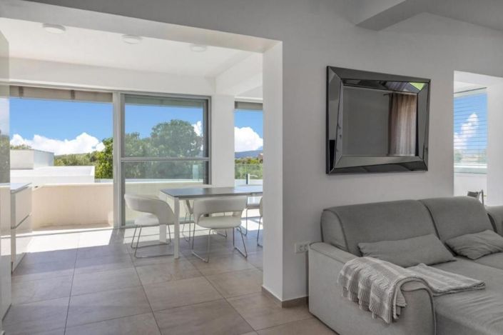 Image No.14-7 Bed Property for sale