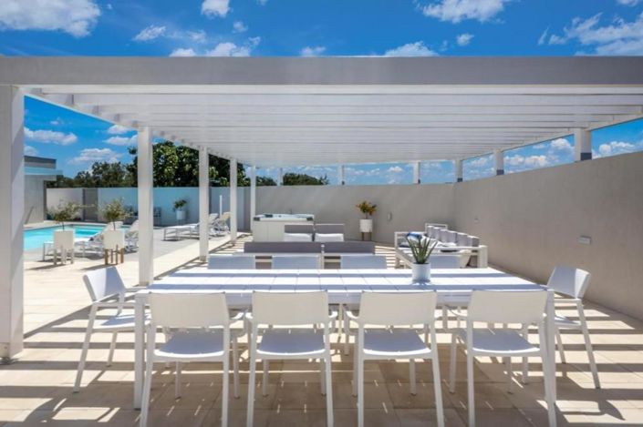 Image No.25-7 Bed Property for sale