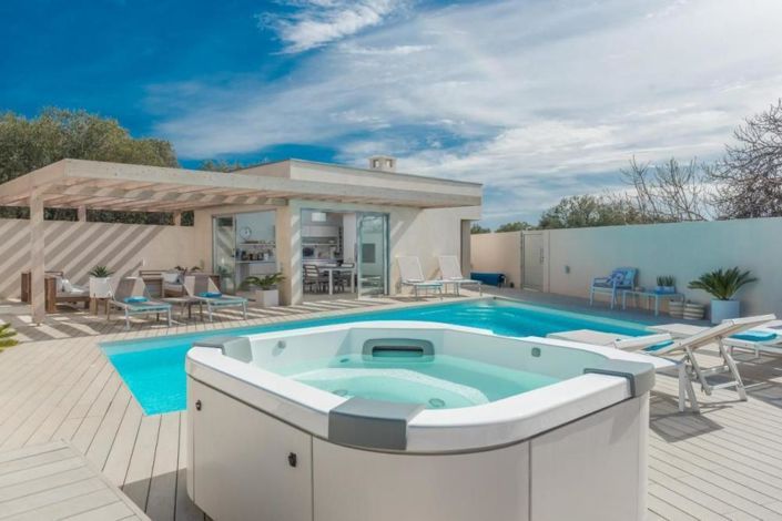 Image No.5-7 Bed Property for sale