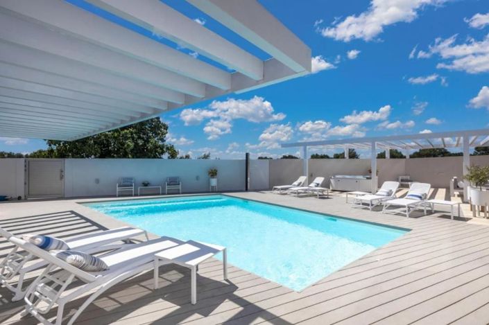 Image No.6-7 Bed Property for sale