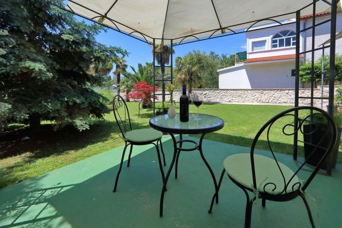 Image No.24-10 Bed Property for sale