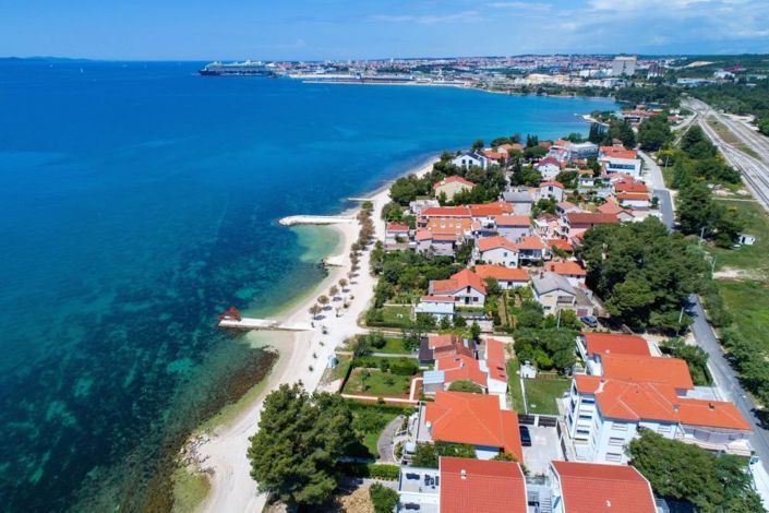 Image No.3-10 Bed Property for sale