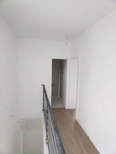 Image No.13-3 Bed Property for sale