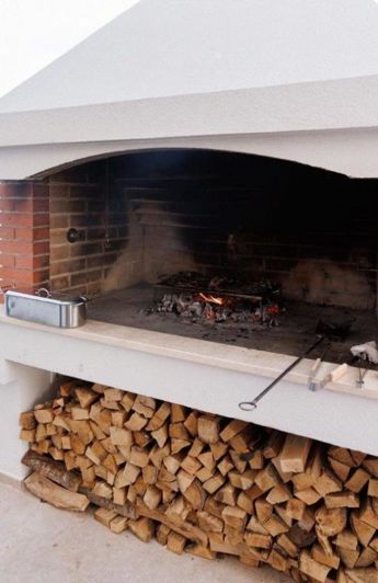 Image No.3-8 Bed Property for sale