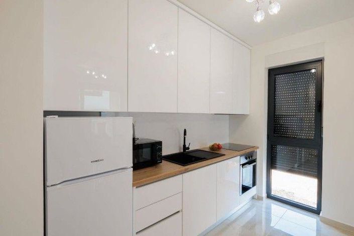 Image No.6-8 Bed Property for sale