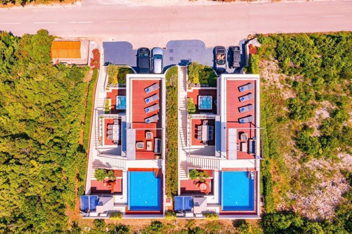 Image No.5-6 Bed Property for sale