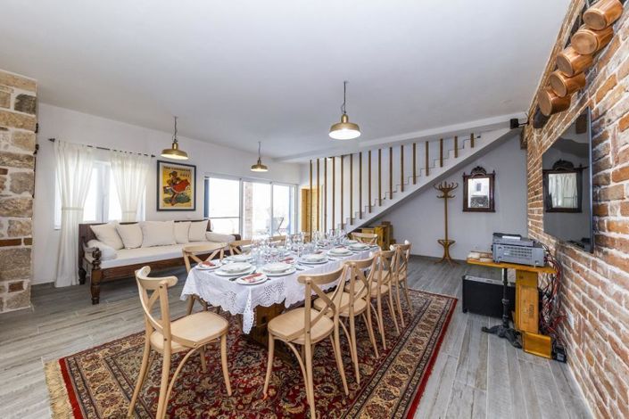 Image No.16-5 Bed Property for sale