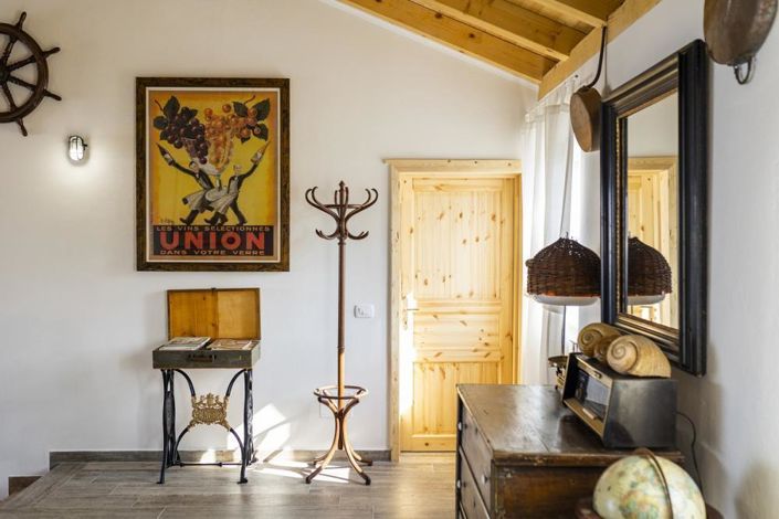 Image No.23-5 Bed Property for sale