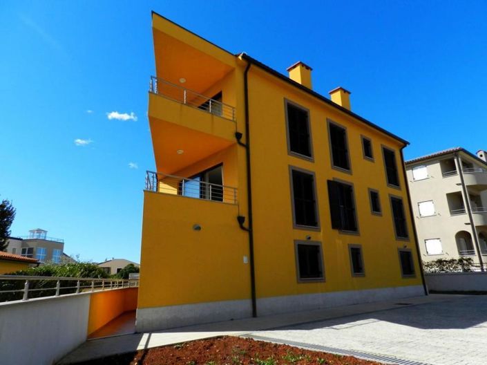 Image No.1-6 Bed Property for sale