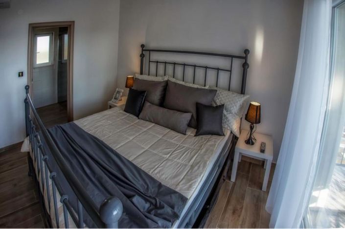 Image No.6-4 Bed Property for sale