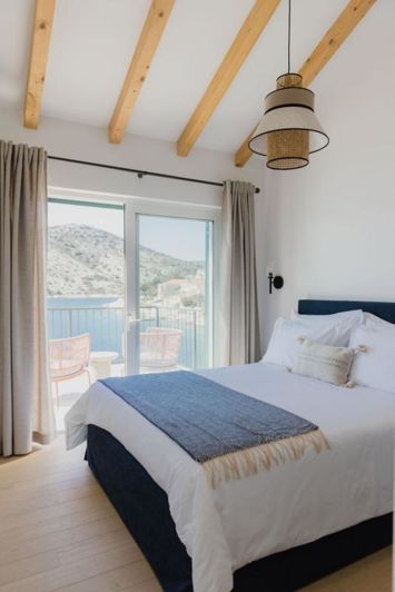 Image No.11-5 Bed Property for sale