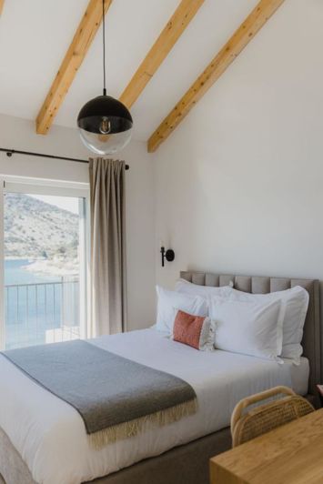 Image No.15-5 Bed Property for sale