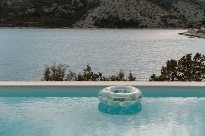 Image No.2-5 Bed Property for sale