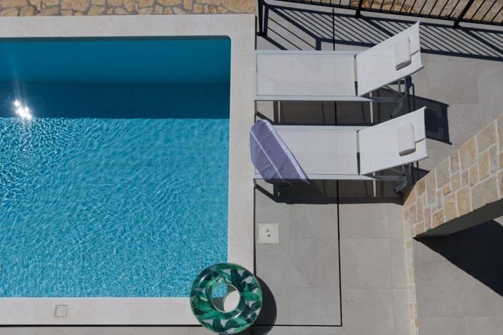 Image No.9-5 Bed Property for sale