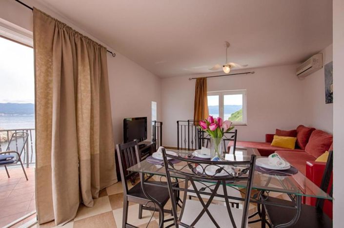 Image No.24-3 Bed Property for sale