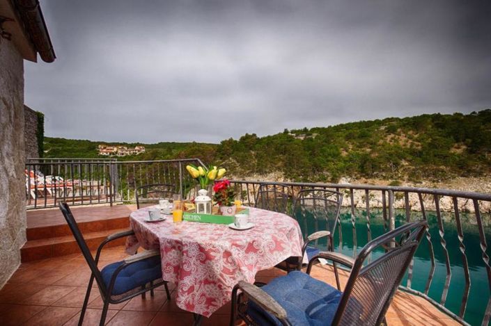 Image No.3-3 Bed Property for sale