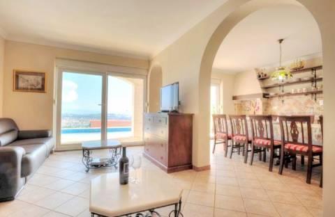 Image No.7-9 Bed Property for sale