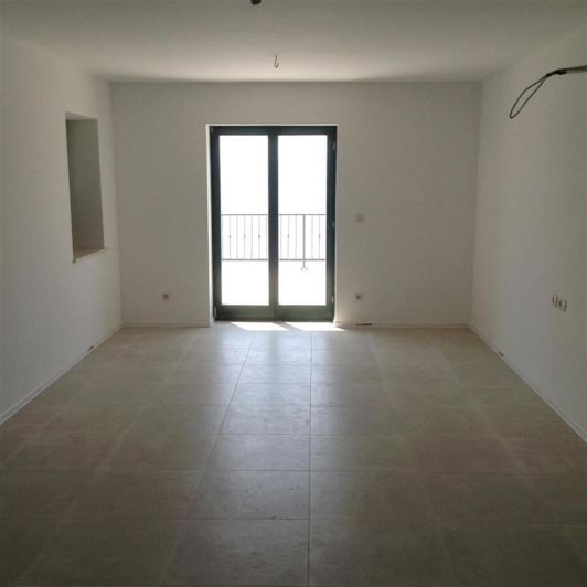 Image No.6-12 Bed Property for sale