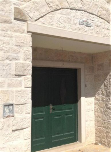 Image No.8-12 Bed Property for sale