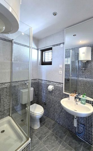 Image No.17-3 Bed Property for sale