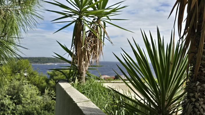 Image No.19-3 Bed Property for sale