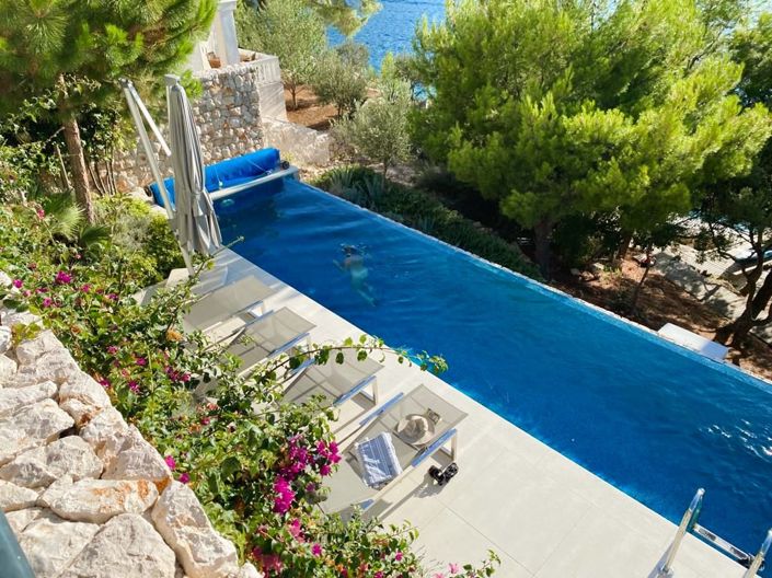 Image No.4-4 Bed Property for sale