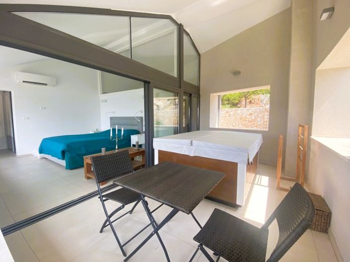 Image No.7-4 Bed Property for sale