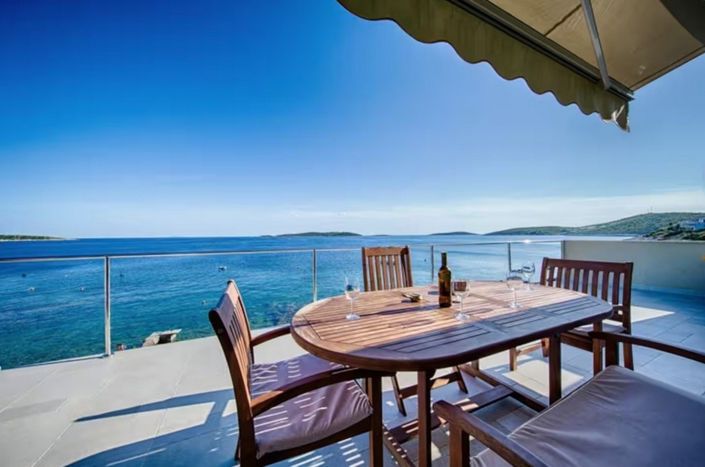 Image No.2-4 Bed Property for sale