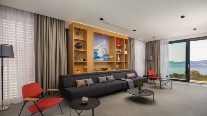 Image No.15-3 Bed Property for sale