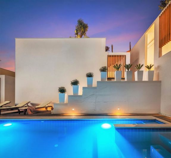 Image No.3-3 Bed Property for sale