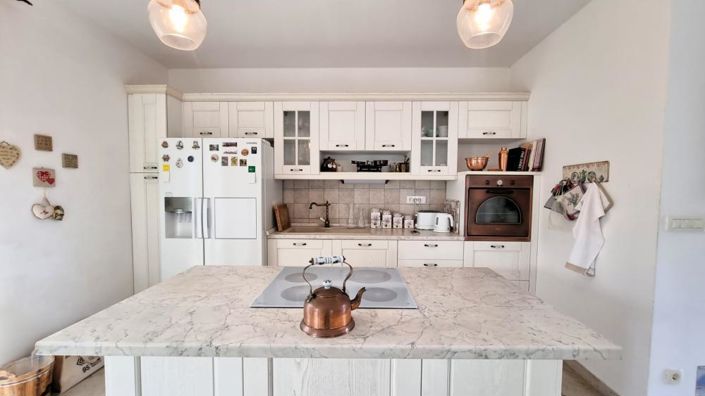 Image No.10-3 Bed Property for sale