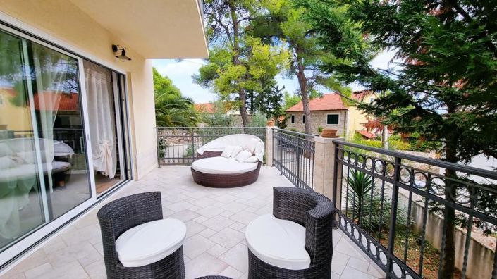 Image No.22-3 Bed Property for sale