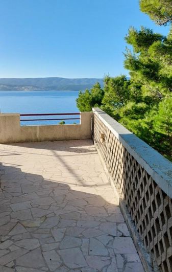 Image No.10-6 Bed Property for sale